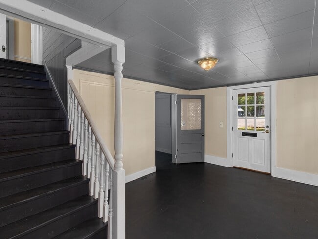 Building Photo - 107 St John St