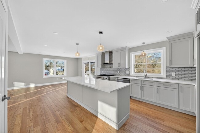 Building Photo - 3 Earle St