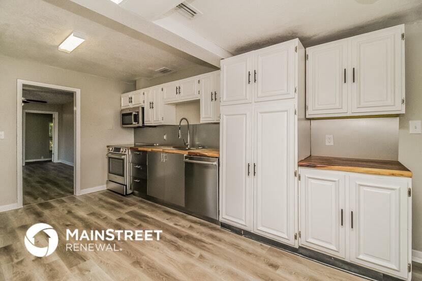 Building Photo - 1335 E 3rd Ave