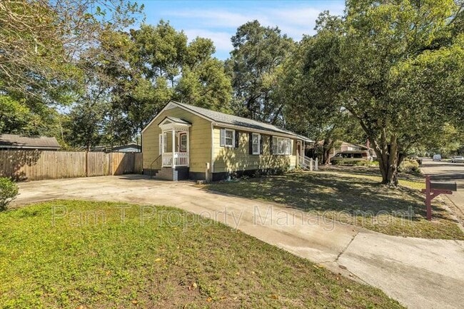 Building Photo - 2310 Lorraine Dr