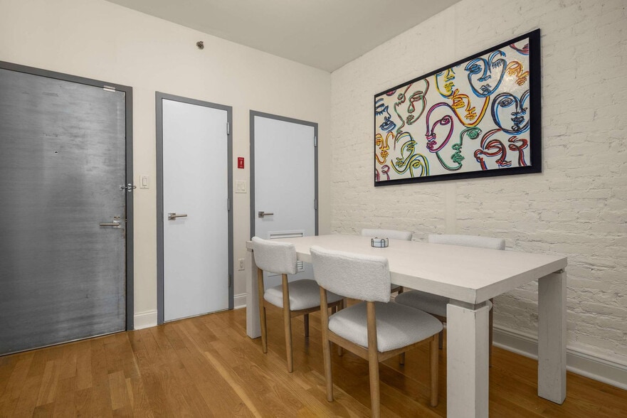 Building Photo - 140 Broadway-SI ID1298277P