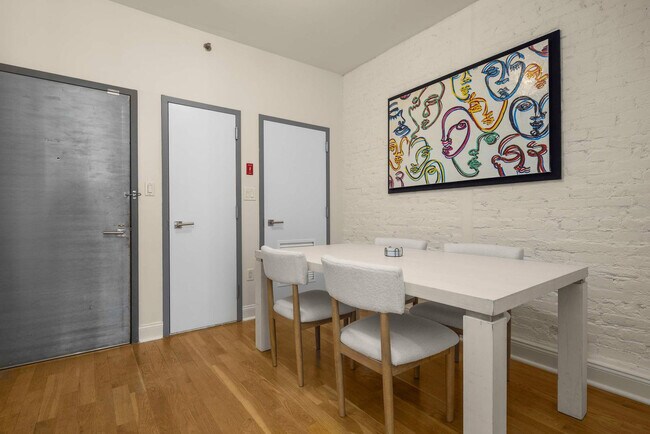 Building Photo - 140 Broadway