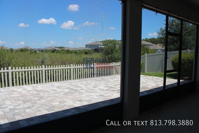 Building Photo - 33163 Sand Creek Dr