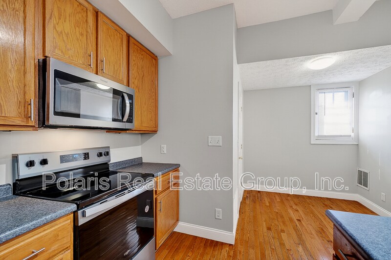 Building Photo - 145 E 14th St