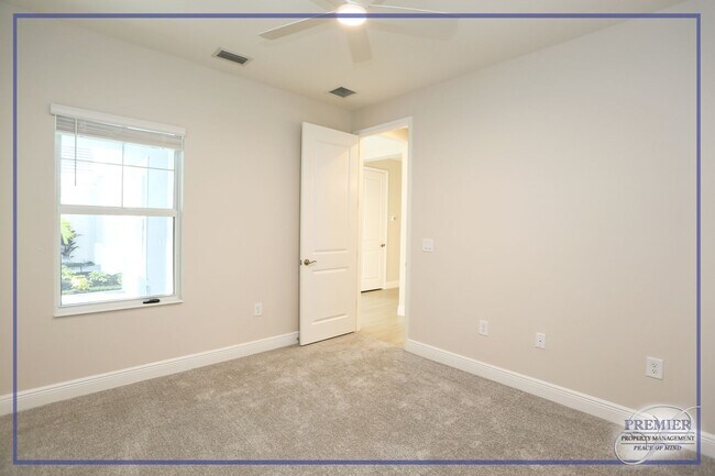 Building Photo - ***SMALL DOG FRIENDLY***MARQUESA ISLES***G...