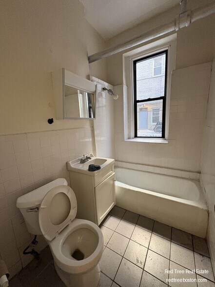 Building Photo - 1144 Commonwealth Ave