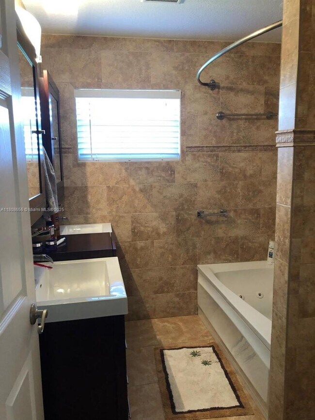 Building Photo - 1538 Funston St