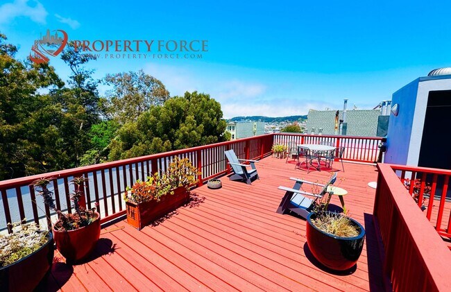 Building Photo - Beautiful 2 Bed 2 bath Available with grea...