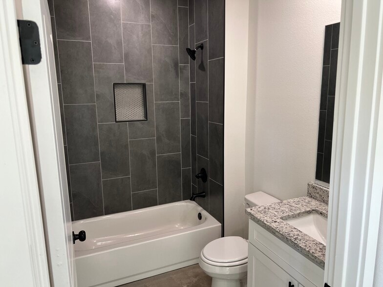 Building Photo - 2214 J E Woody Rd