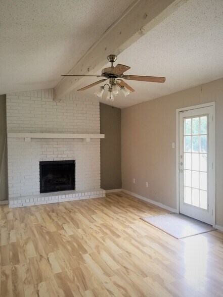 Building Photo - 1506 Fairbanks St