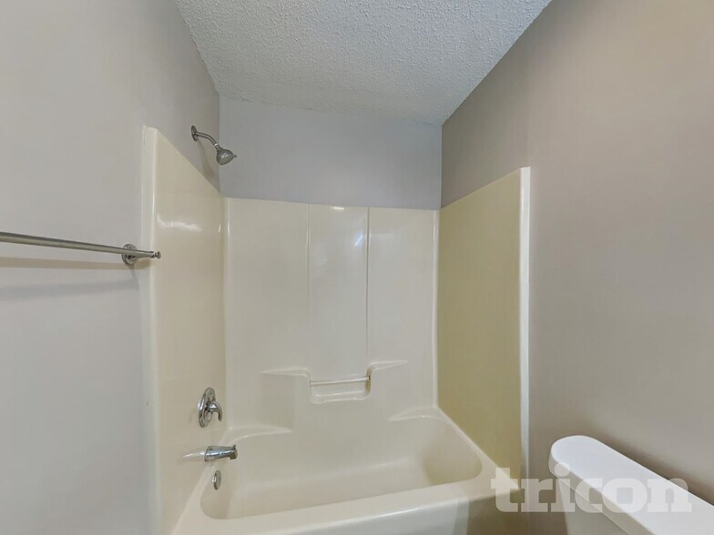 Building Photo - 4112 Zebulon Ave SW