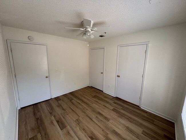 Building Photo - 1511 Graduate Ln