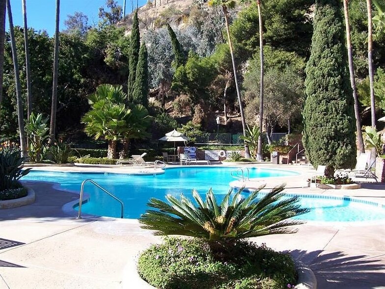 Building Photo - 6202 Friars Rd