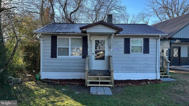 Building Photo - 17528 Ward Ave