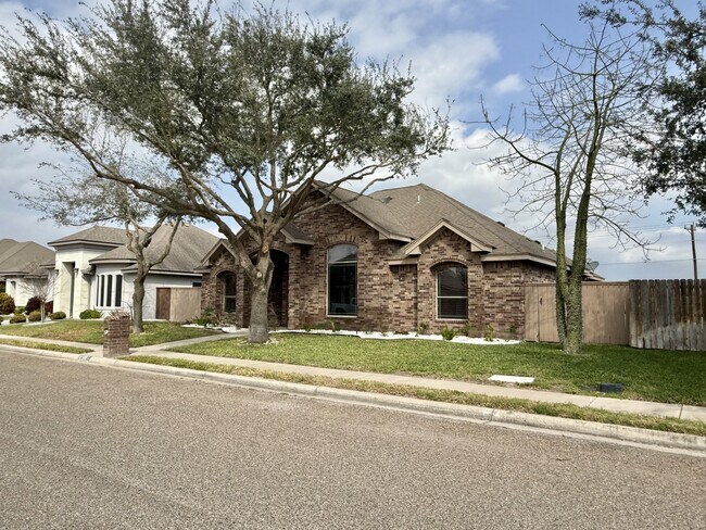 Building Photo - 1200 W Park Dr