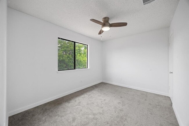 Building Photo - 11615 Prairie Hen Ln