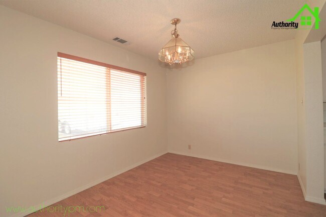 Building Photo - 21627 7 Lakes Rd