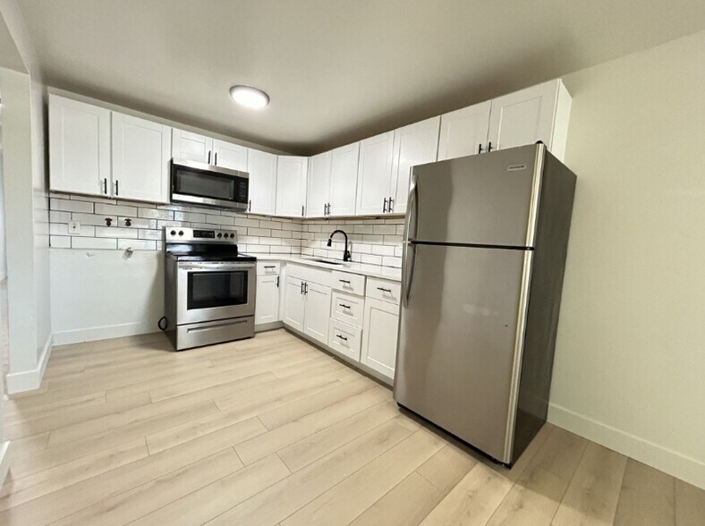 Building Photo - 1831 Parkway Blvd