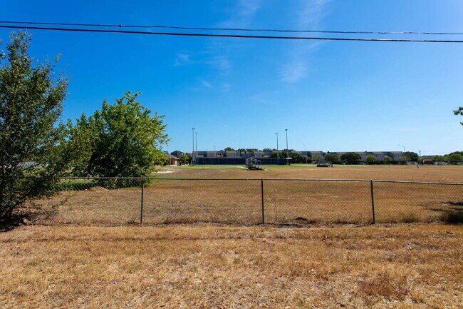 Building Photo - 1407 Skrivanek Ct