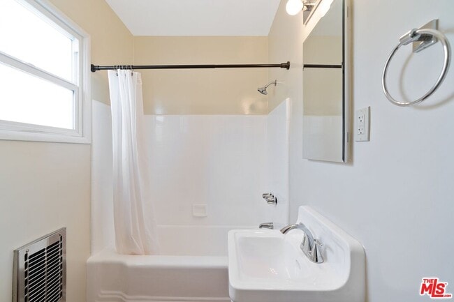 Building Photo - 3502 La Clede Ave