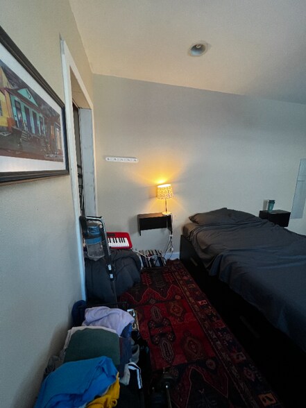 Building Photo - 2534 Marengo St