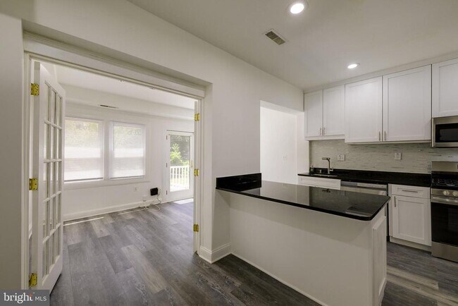 Building Photo - 514 Missouri Ave NW