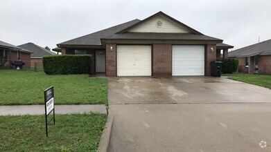 Building Photo - 2802 Lucille Drive (A/B)