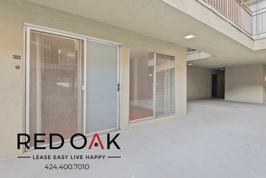 Building Photo - 511 N Kenmore Ave