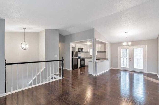 Building Photo - Fantastic 4bd/2ba home! Let yourself in!