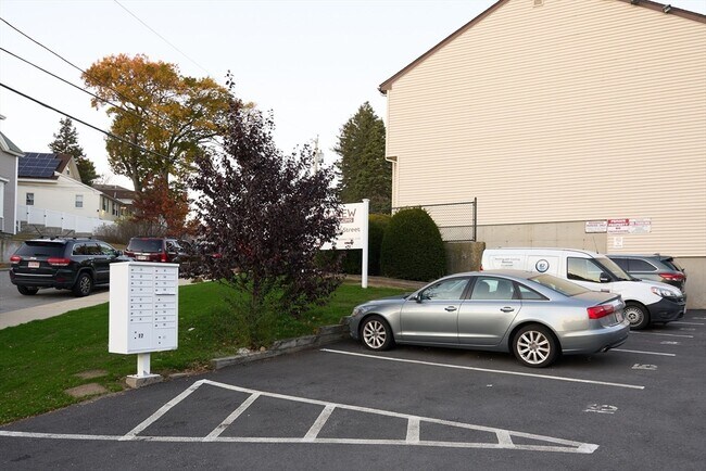 Building Photo - 3 Woodland St