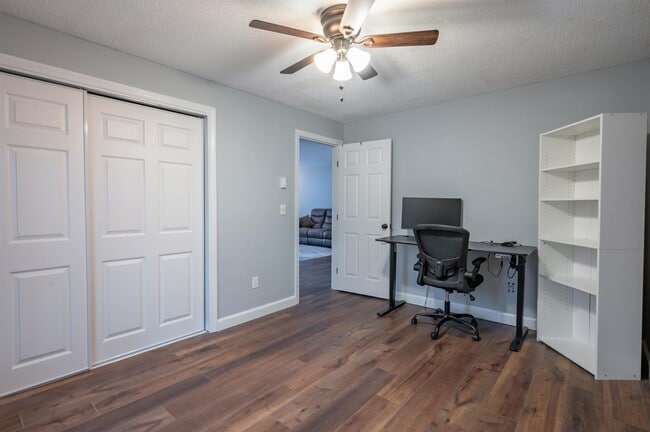 Building Photo - 19 Kimberly Dr