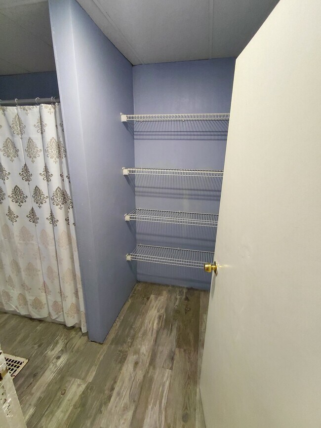 Building Photo - 16 Goethe St