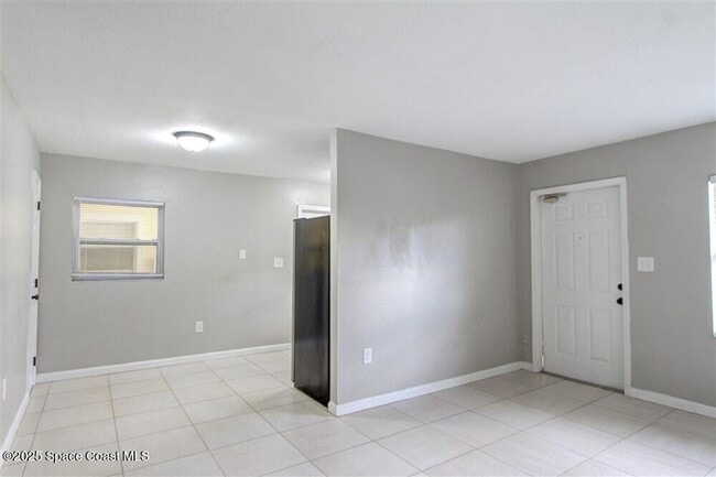 Building Photo - 130 Roosevelt Ave