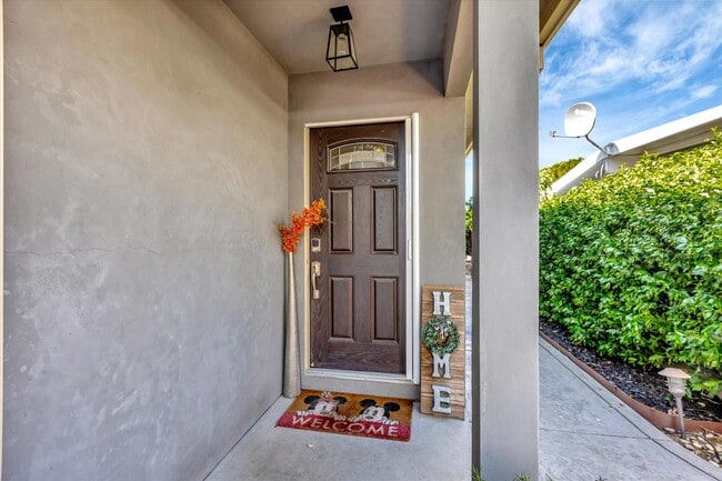Building Photo - Gorgeous Vibrant Home In Santa Clara