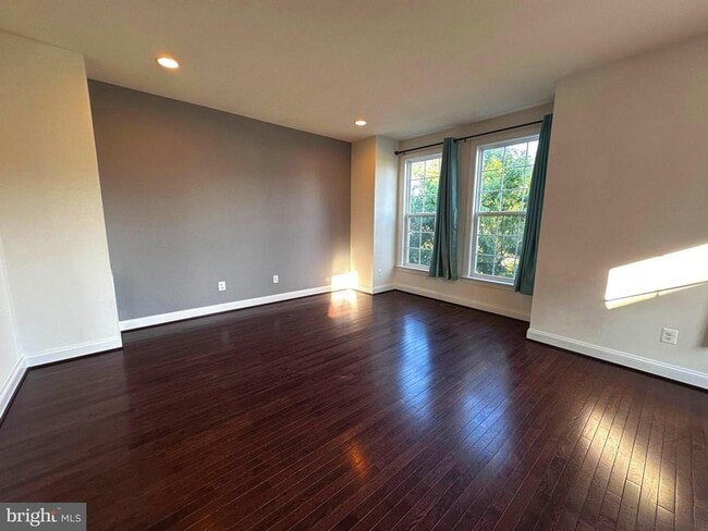 Building Photo - 8862 Orchard Ln