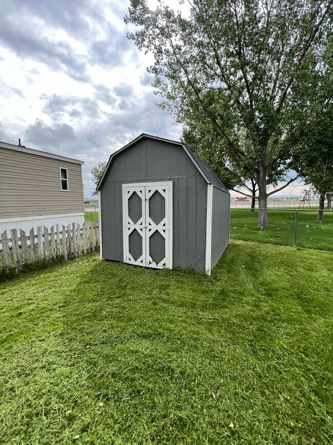 Building Photo - 3 Bedroom 2 Bath Updated Mobile Home with ...