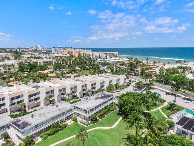 Building Photo - 1221 Hillsboro Mile