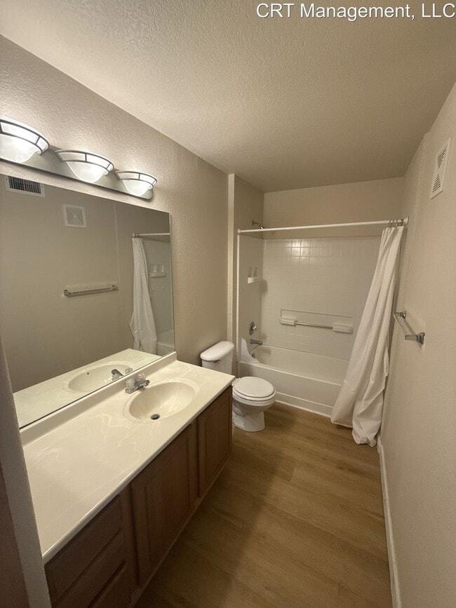 Building Photo - Spacious 2-Bed, 2-Bath Condo Available Nea...