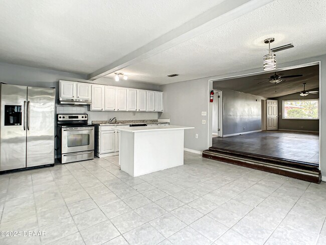 Building Photo - 152 Ponce De Leon Dr