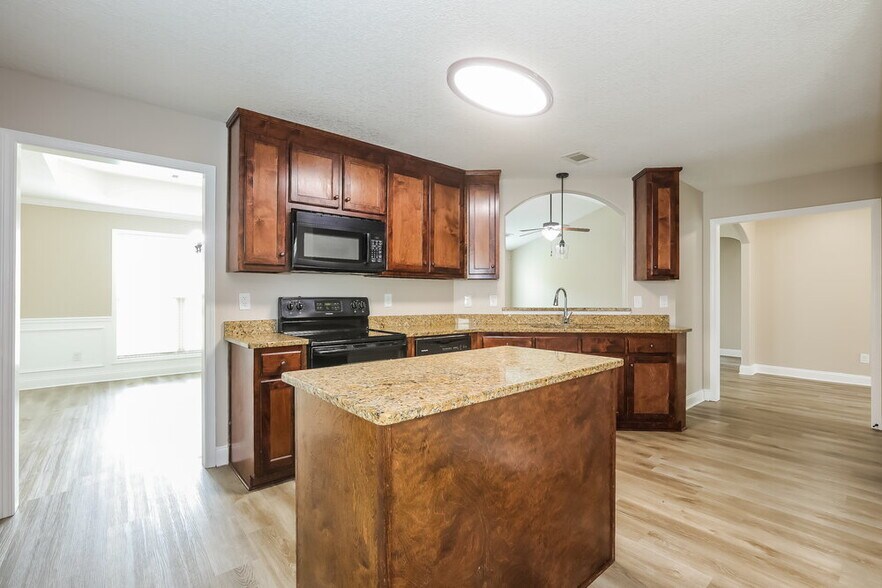 Building Photo - 1446 Dillard Heights Dr