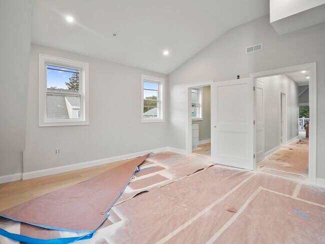Building Photo - 206 Byron St