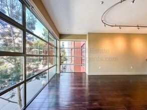 Building Photo - 585 9th St
