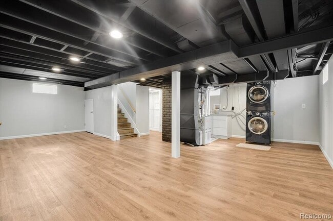 Building Photo - 908 Bauman Ave