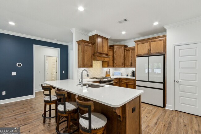 Building Photo - 166 Verano St