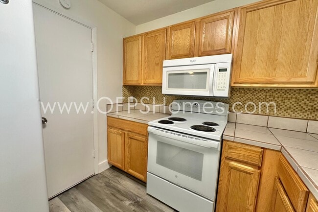 Building Photo - 710 Legion Dr