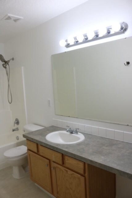 Building Photo - 16633 Sadie Ave