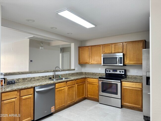 Building Photo - 45008 Miramar Rd
