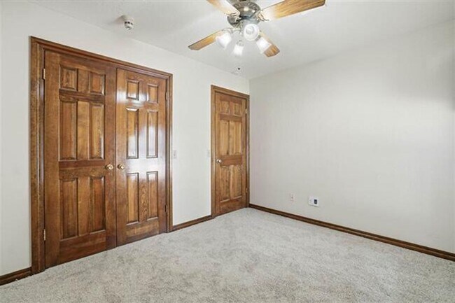 Building Photo - Beautiful 4 Bedroom Home with Pool – Available Now!