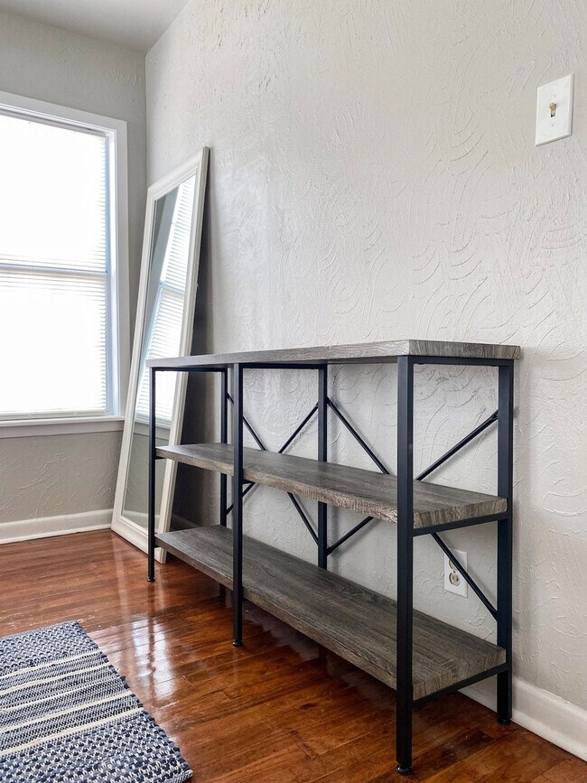 Building Photo - 1538 S 19th St