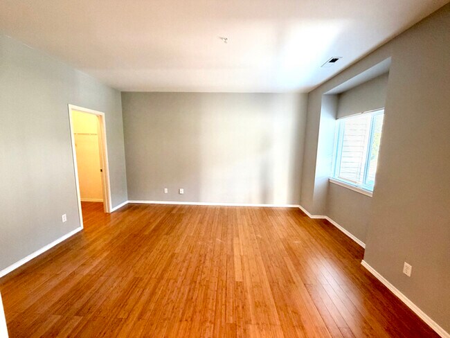 Building Photo - 440 S 51st Ct